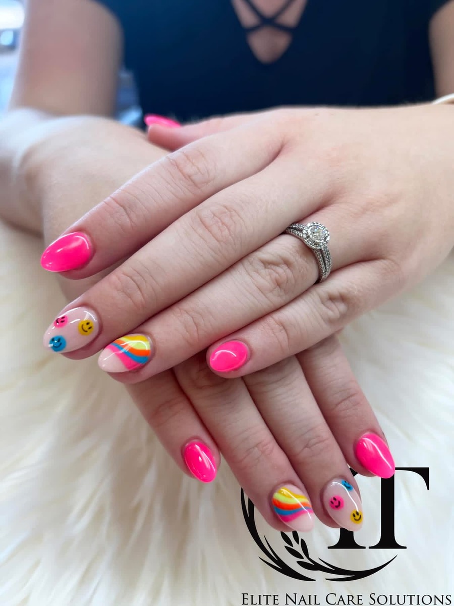 Fun nail art for UCM University of Central Missouri students Warrensburg