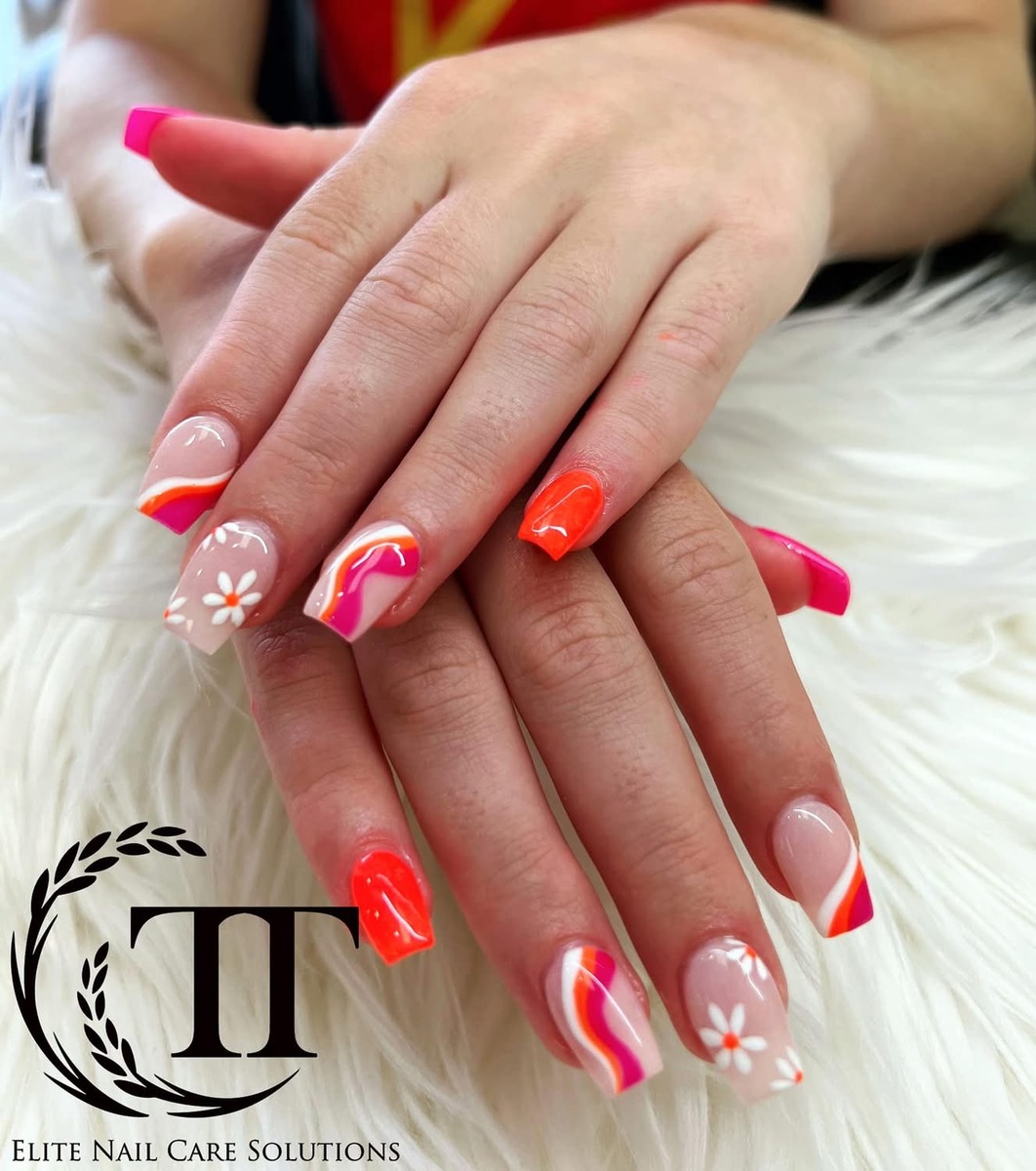 Nail Salon Open Saturday in Warrensburg, MO