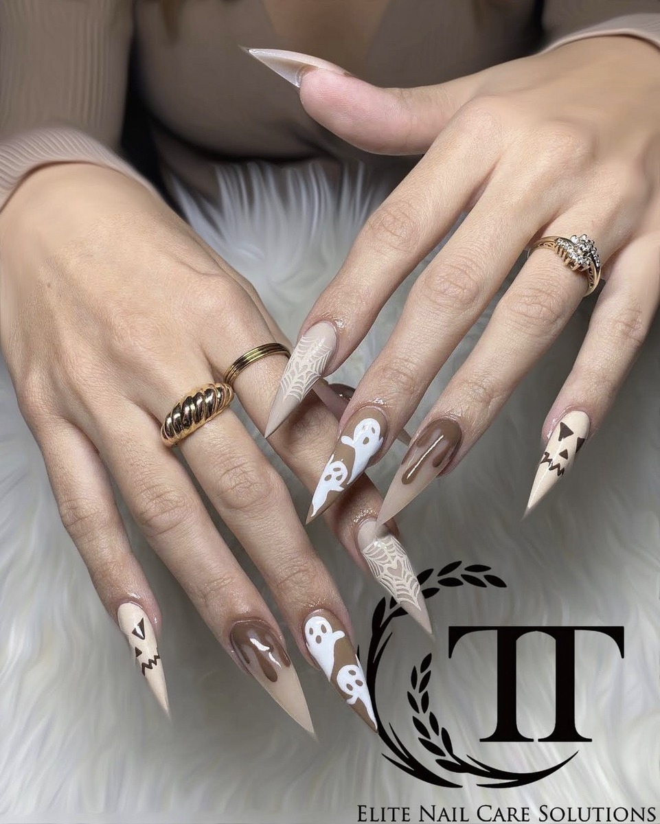 Stiletto nail shape Halloween art at T-T Nails Spa Warrensburg MO